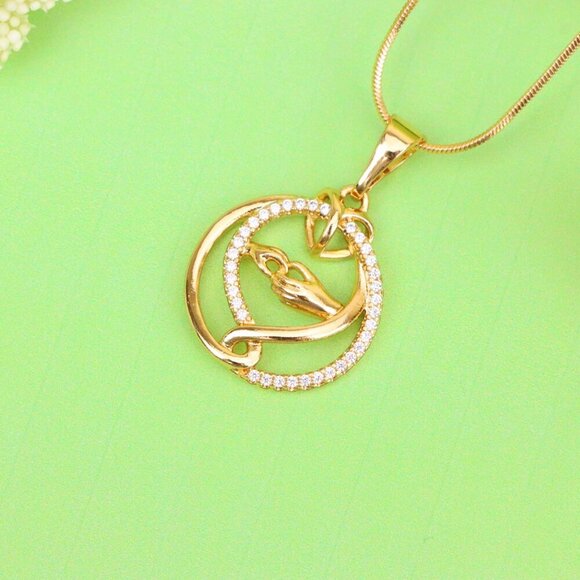 "Graceful Hand & Heart Rose Gold Pendant – Sparkling Circle Design, XPPT1554 - Picture 2 of 13